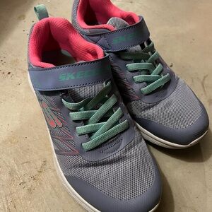 Skechers Gray Sneakers with Pink and Teal Accents